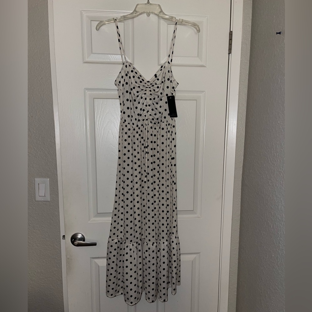 Size: M         Color: black and white polkadots